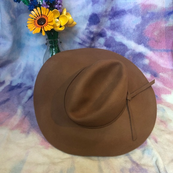 Wool Hat - Picture 3 of 10